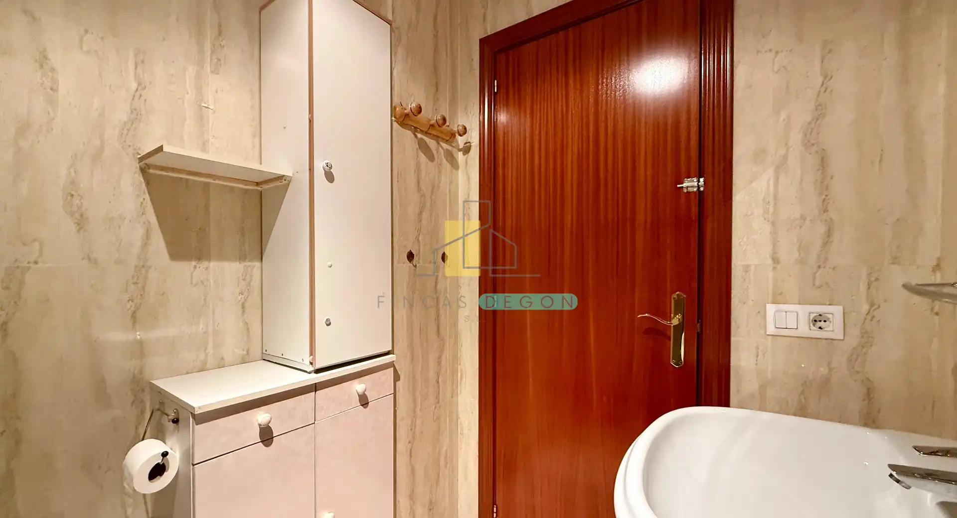Baño de Apartamento en venta en Empuriabrava con Calefacción, Terraza y Amueblado