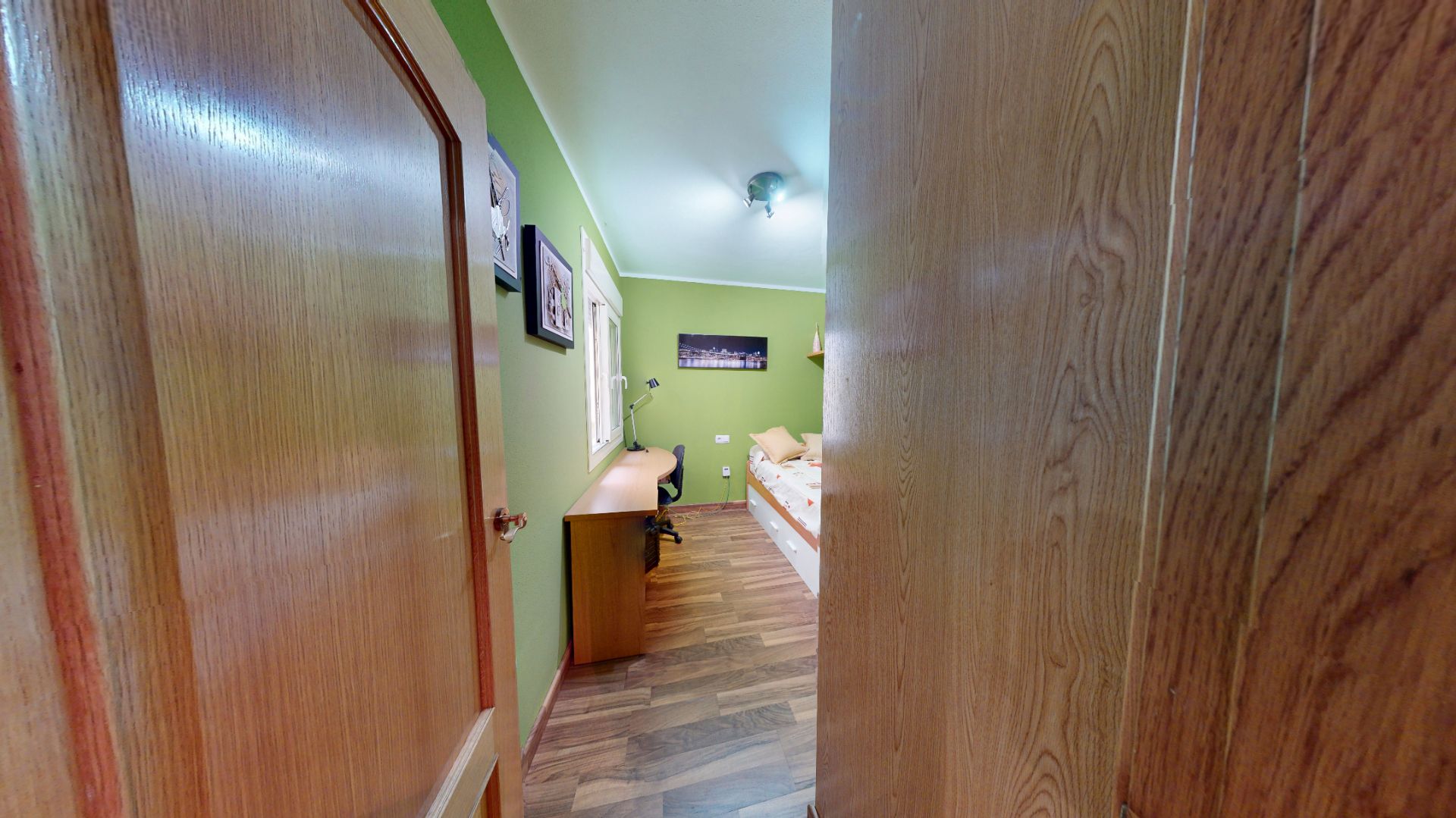 Bedroom of Flat for sale in Torrevieja  with Parquet flooring, Furnished and Oven