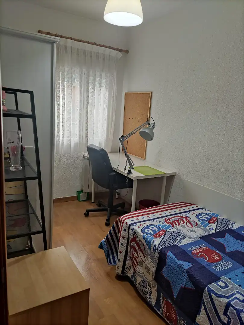 Flat for rent in Calle General Castaños, Centro
