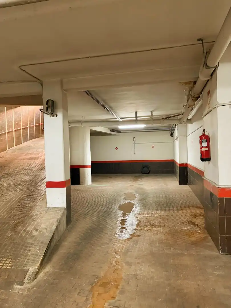 Parkplatz von Wohnung zum Verkauf in Palencia mit Klimaanlage, Heizung und Parkett