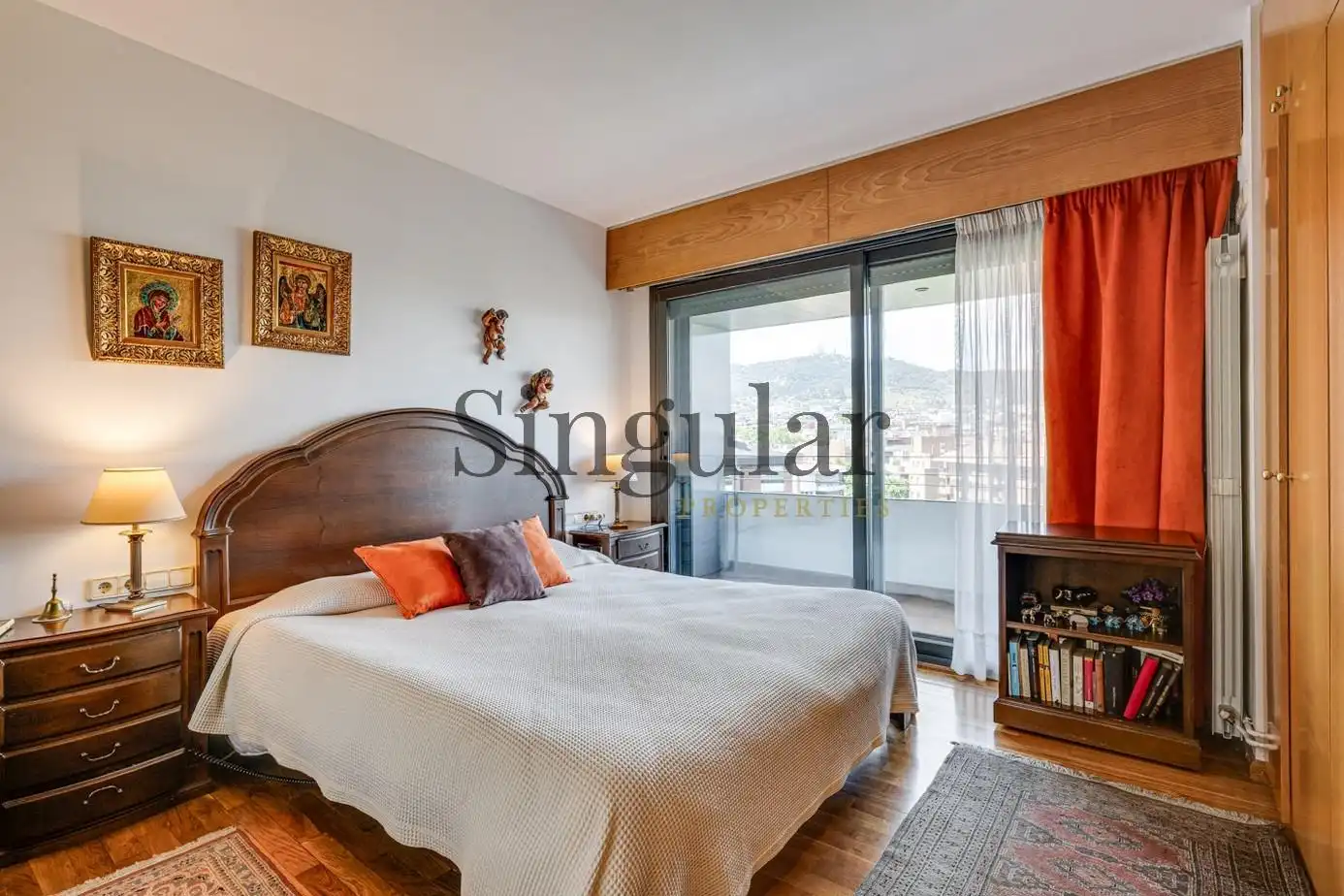 Schlafzimmer von Dachboden zum Verkauf in Barcelona mit Klimaanlage, Heizung und Parkett