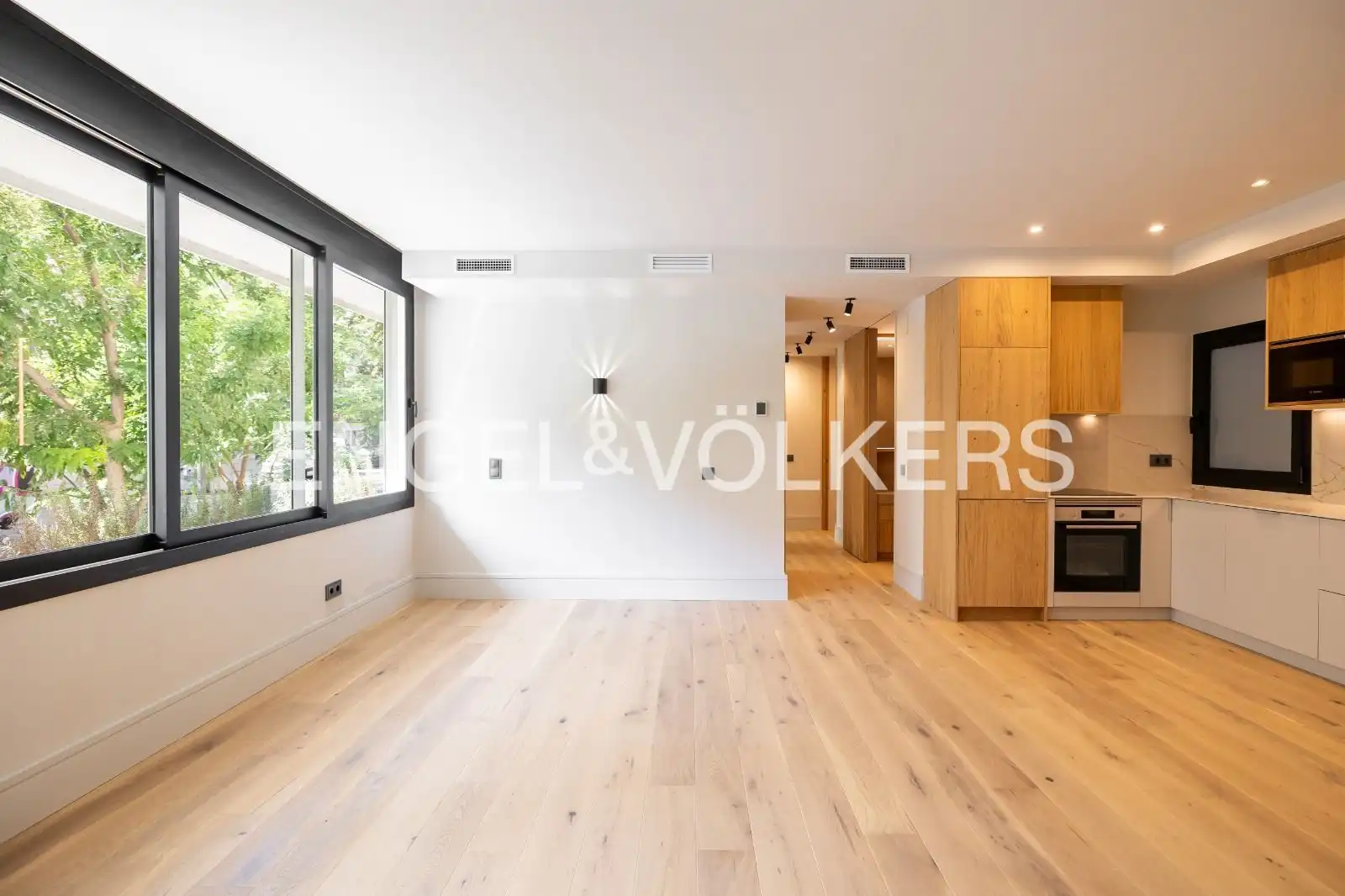 Vista exterior de Piso en venta en Barcelona con Aire acondicionado, Calefacción y Parquet