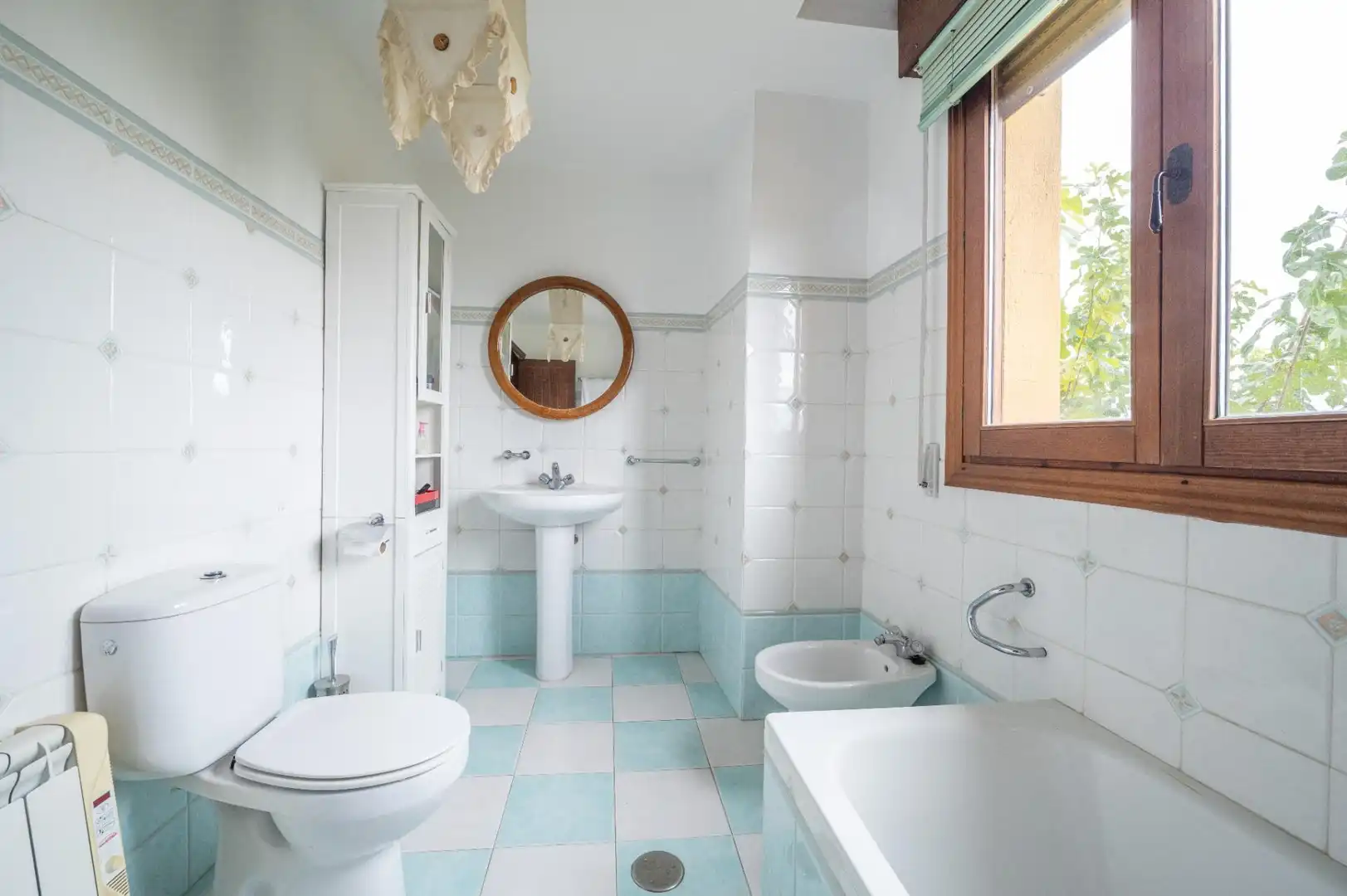 Badezimmer von Haus oder Chalet zum Verkauf in Alhendín mit Heizung, Privatgarten und Terrasse
