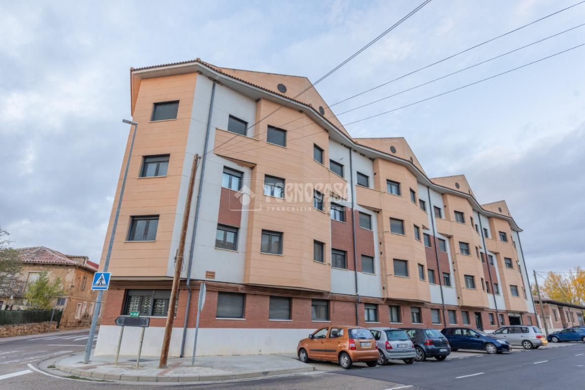 Vista exterior de Piso en venta en Grijota con Calefacción, Parquet y Trastero