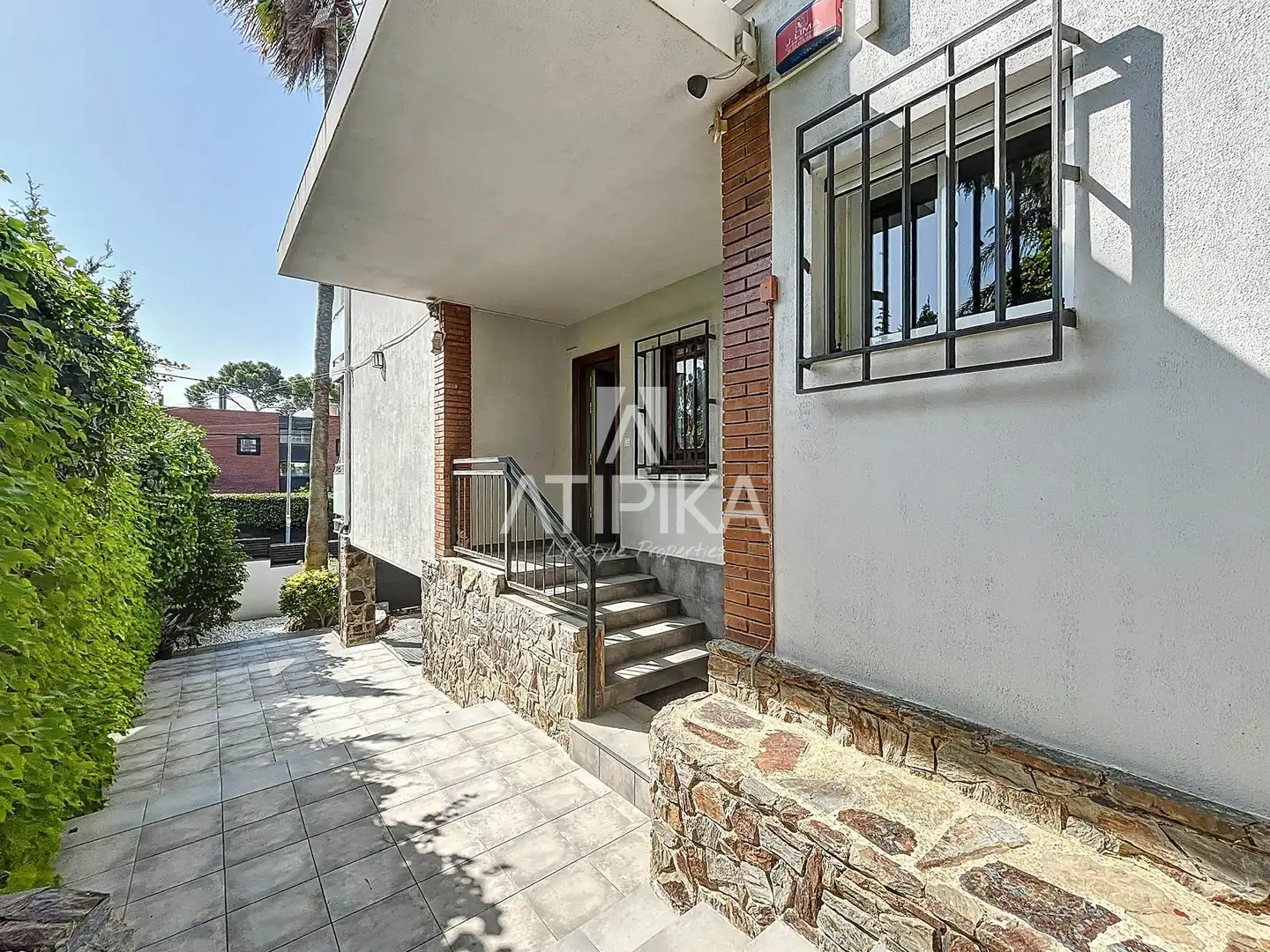 Vista exterior de Casa o xalet en venda en Castelldefels amb Aire condicionat, Calefacció i Parquet