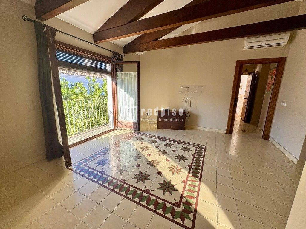 Sala d'estar de Dúplex en venda en Coín amb Terrassa