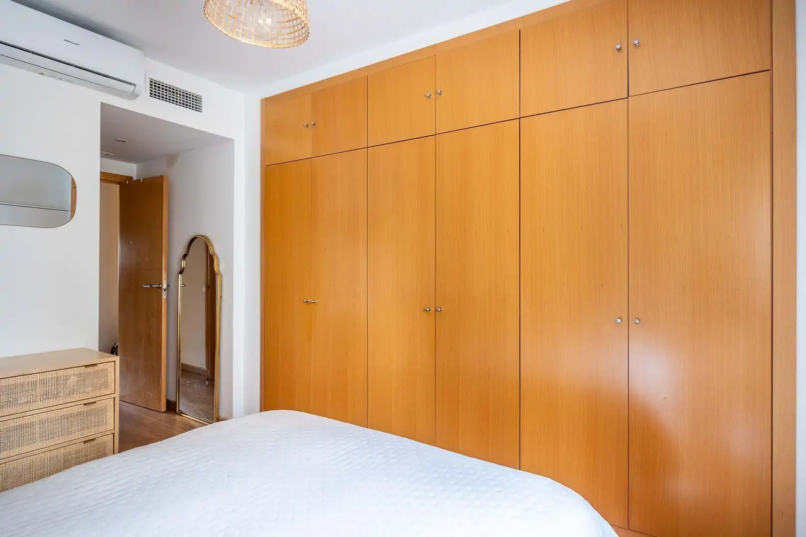 Habitación de Piso en venta en Mairena del Aljarafe con Aire acondicionado, Terraza y Trastero
