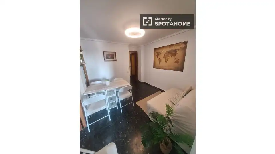 Exterior view of Flat for rent in Moncada  with Air Conditioner, Heating and Furnished