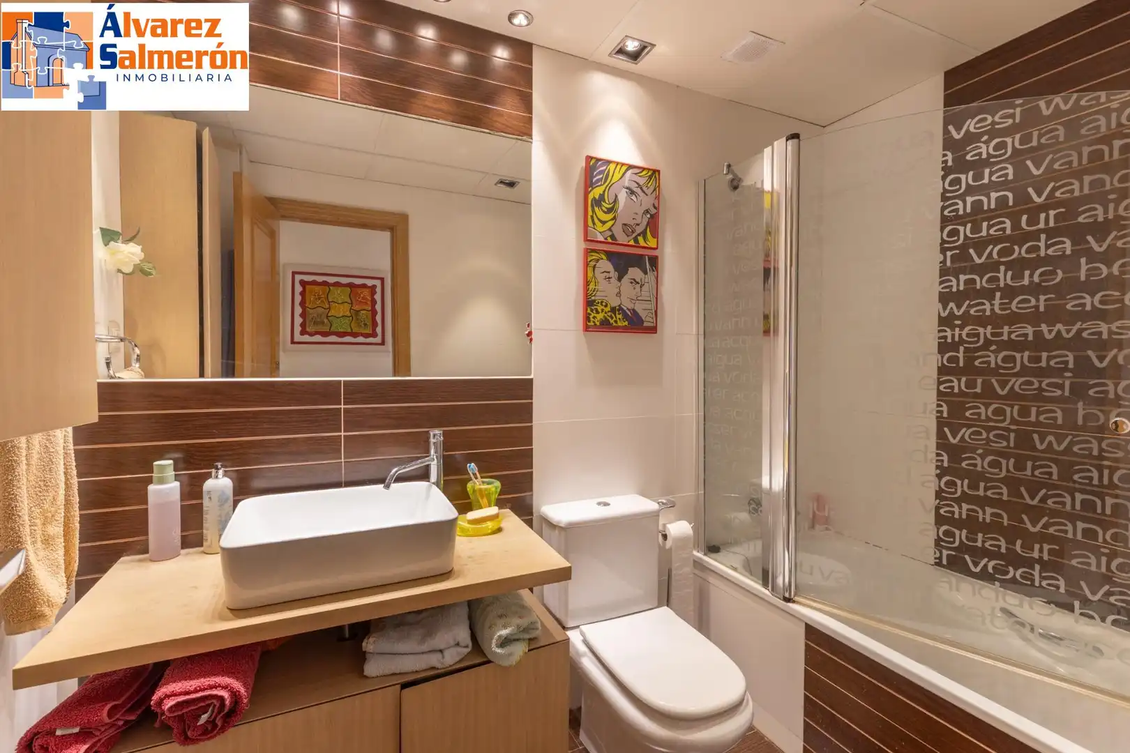 Baño de Casa adosada en venta en Granada con Aire acondicionado, Calefacción y Balcón