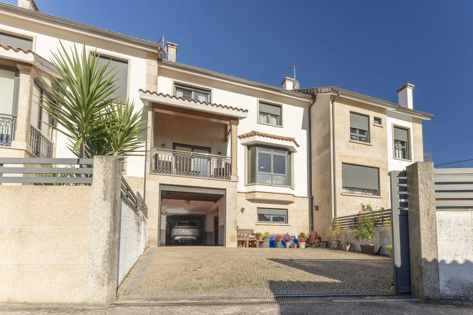 Vista exterior de Casa adosada en venta en Moaña con Calefacción, Terraza y Amueblado