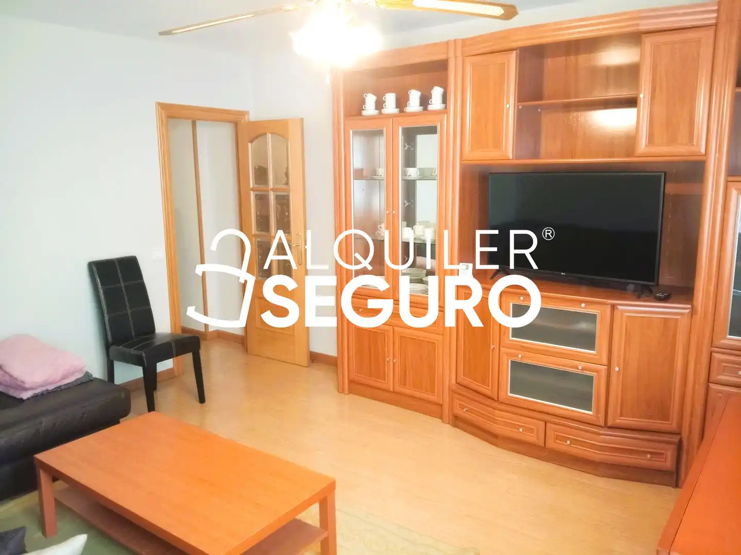 Sala d'estar de Pis de lloguer en Valladolid amb Calefacció i Moblat