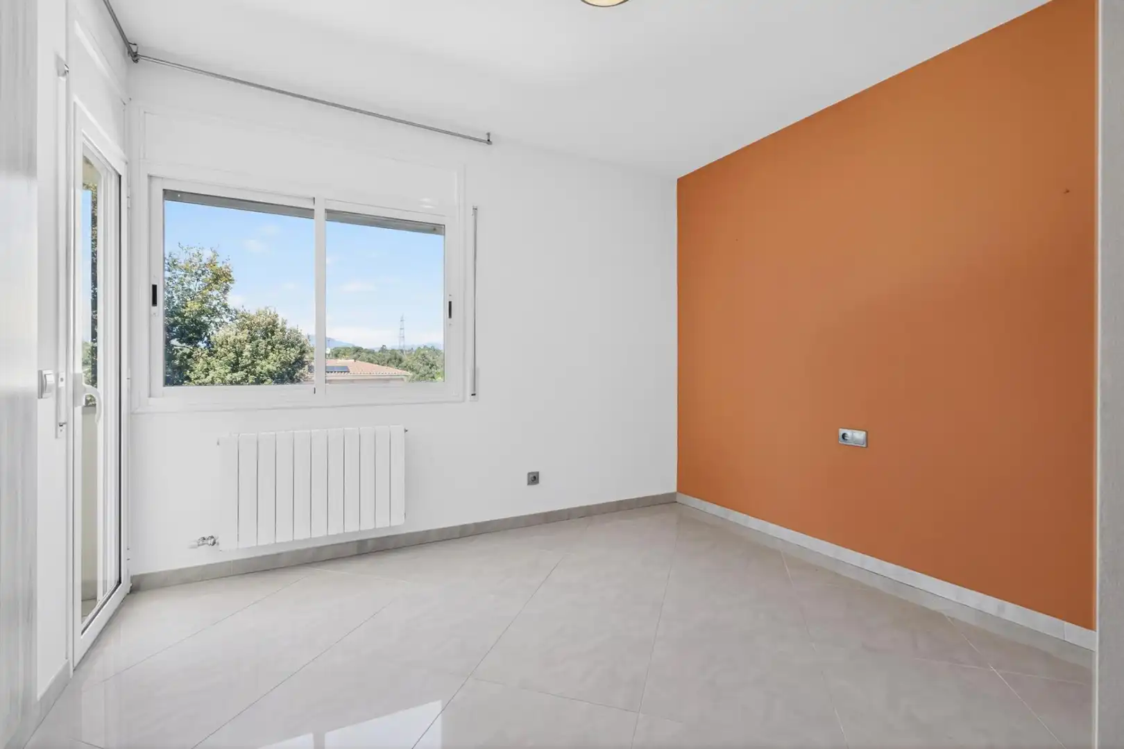Habitación de Casa o chalet en venta en Aiguaviva con Aire acondicionado, Calefacción y Jardín privado