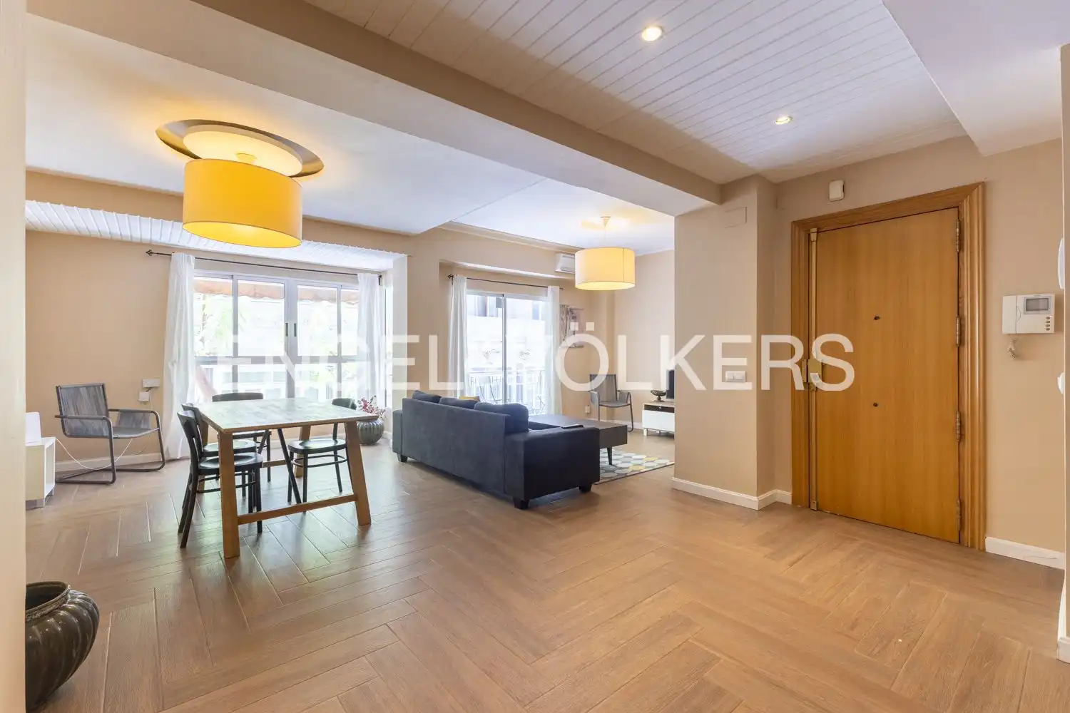 Außenansicht von Wohnung zur Miete in Valencia mit Klimaanlage, Heizung und Terrasse