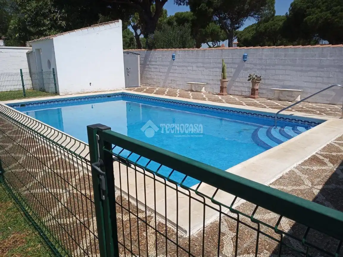 Piscina de Casa o xalet en venda en Chiclana de la Frontera