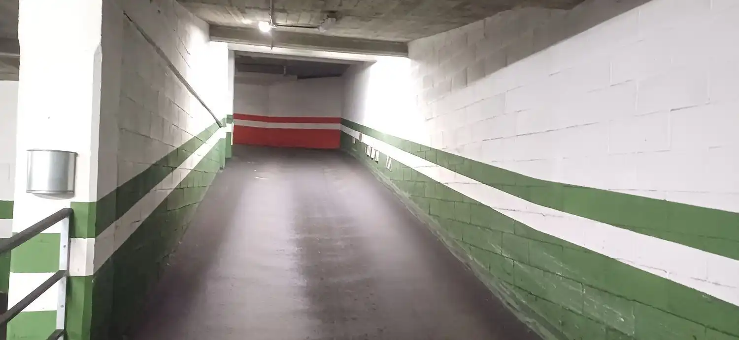 Garage zum Verkauf in Barrio del Centro