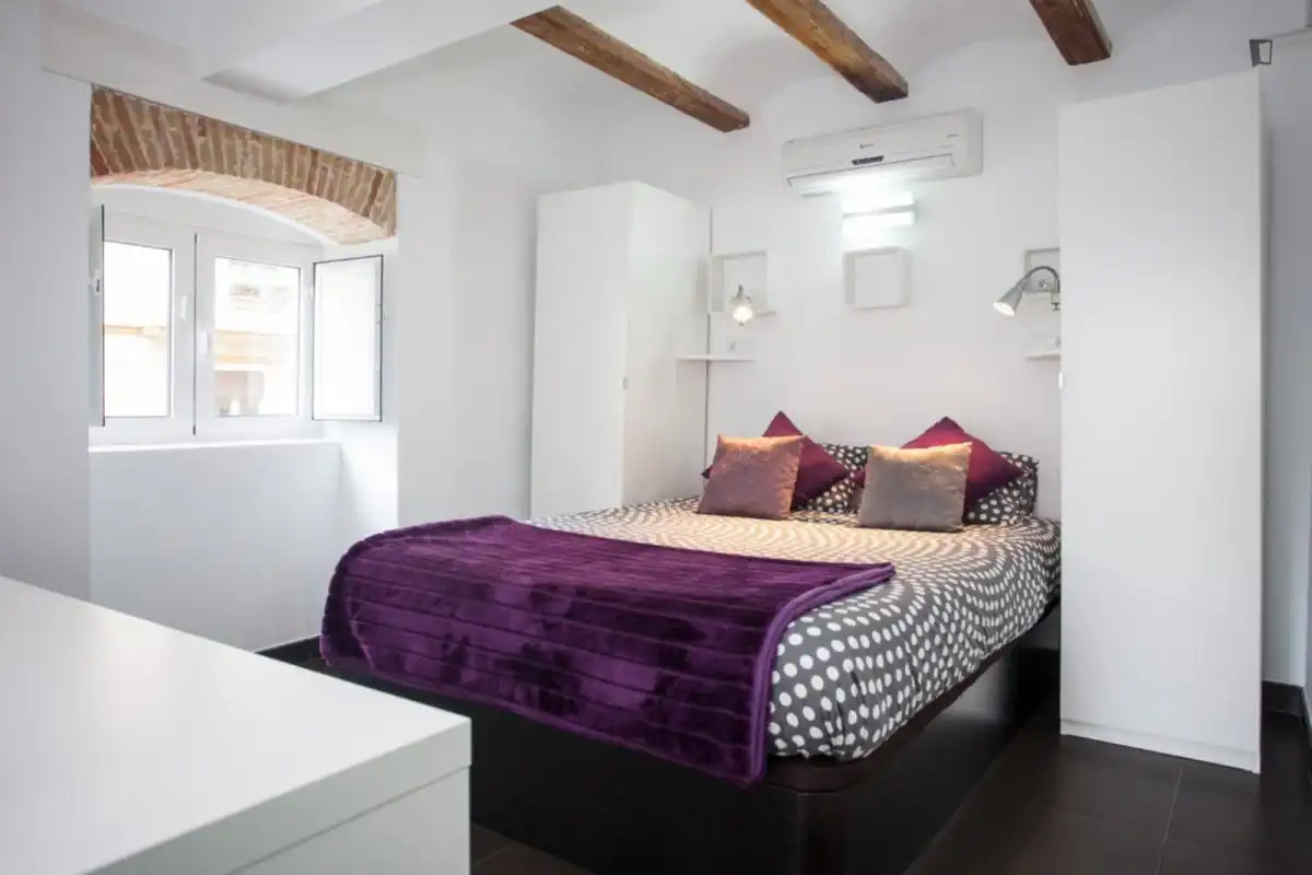 Study for rent in La Roqueta
