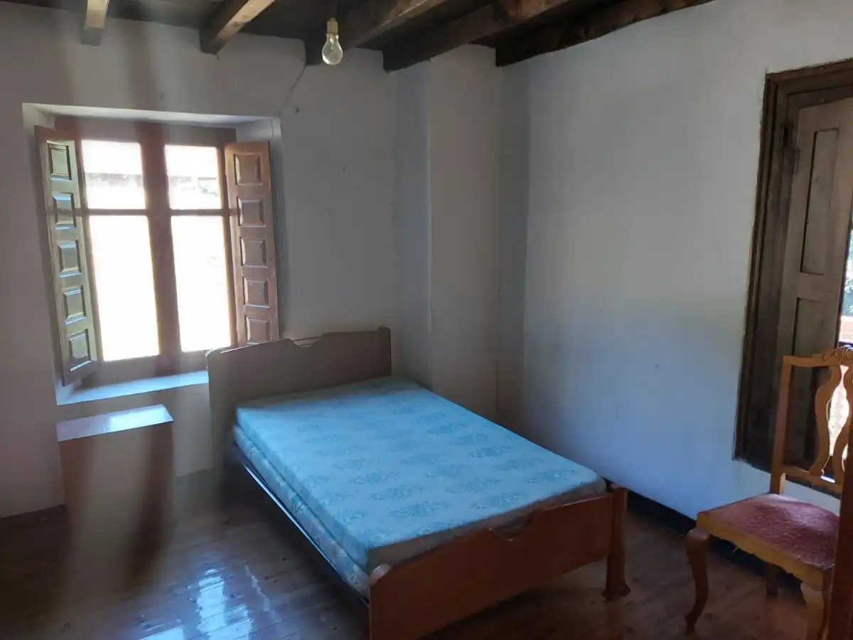 Dormitori de Finca rústica en venda en Pesaguero amb Jardí privat