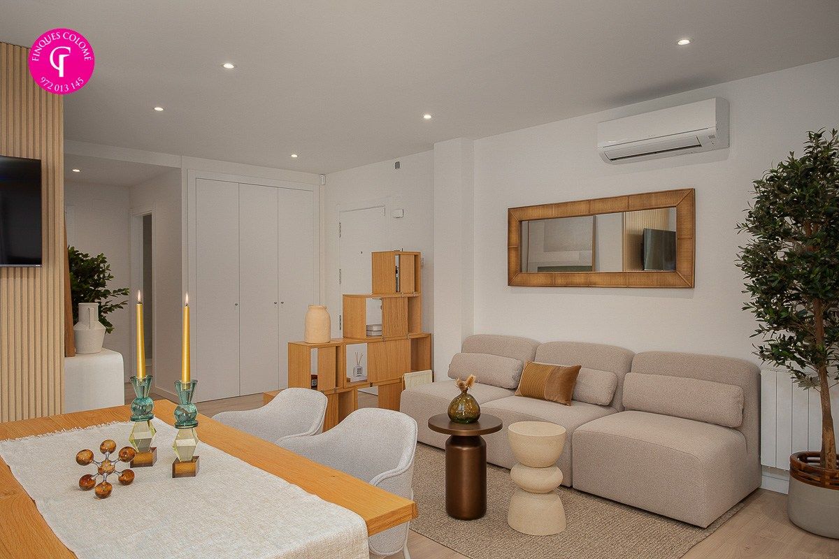 Sala d'estar de Pis en venda en Salt amb Aire condicionat, Calefacció i Piscina