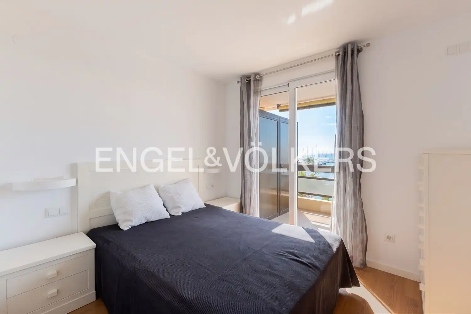 Piso con terraza en alquiler en Avinguda Neptuno, imagen 14