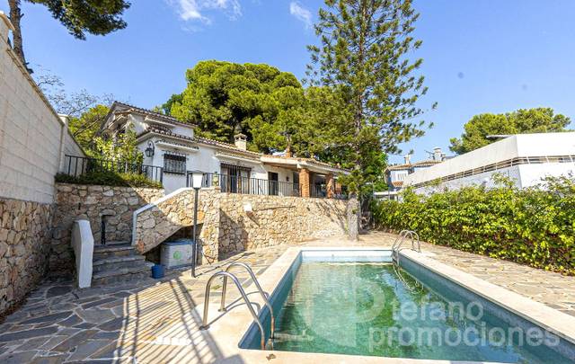 Casa-chalet en Venta en Pinares de San Antón