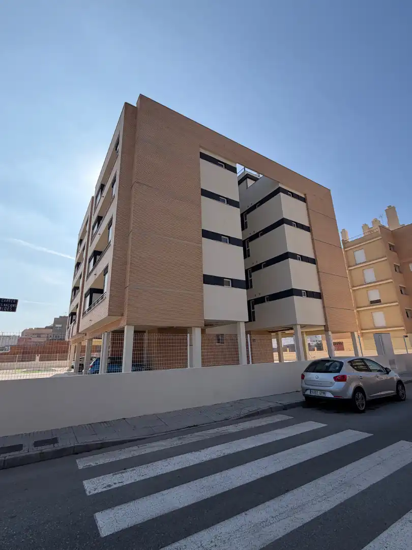 Vista exterior de Pis en venda en Almazora / Almassora amb Forn, Balcó i Piscina comunitària