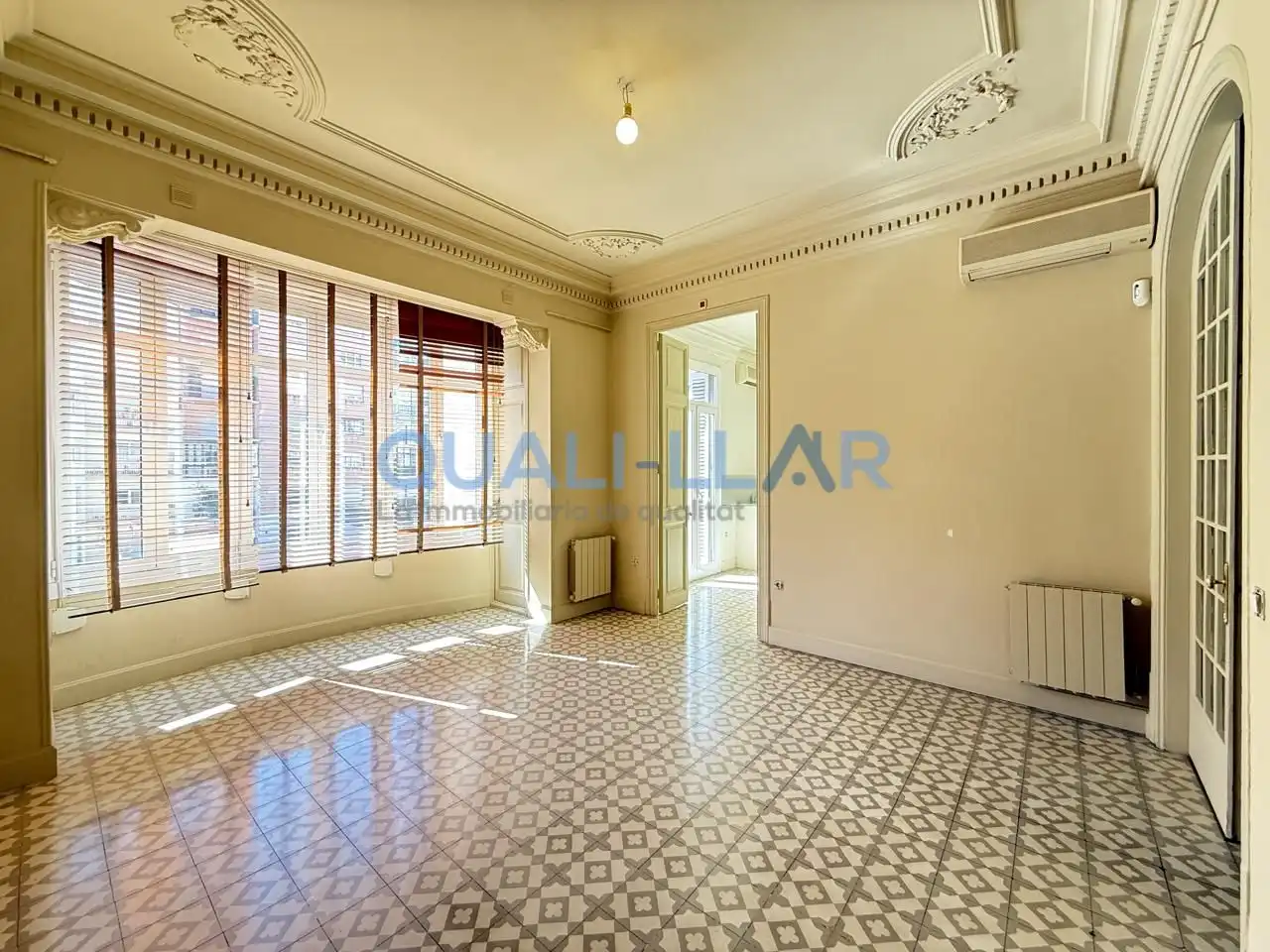 Sala de estar de Piso en venta en  Barcelona Capital con Aire acondicionado, Calefacción y Balcón