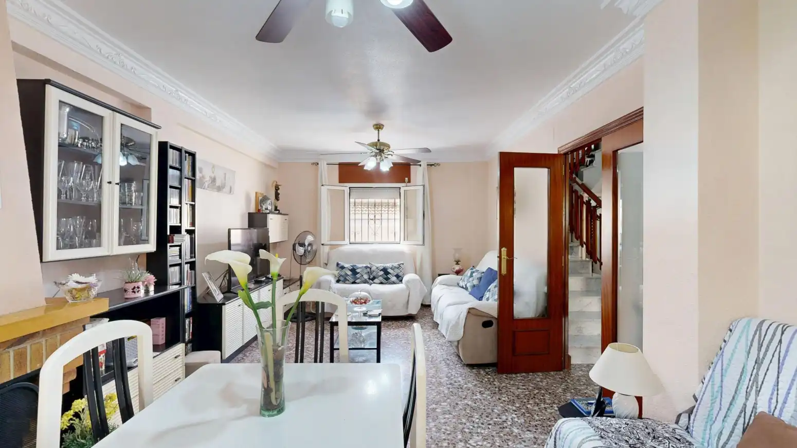 Sala d'estar de Casa o xalet en venda en Cartagena amb Jardí privat
