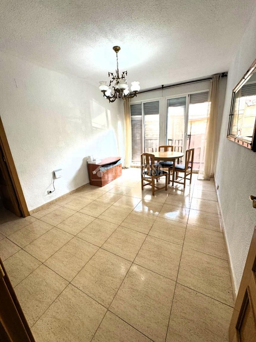 Piso en venta en Reyes