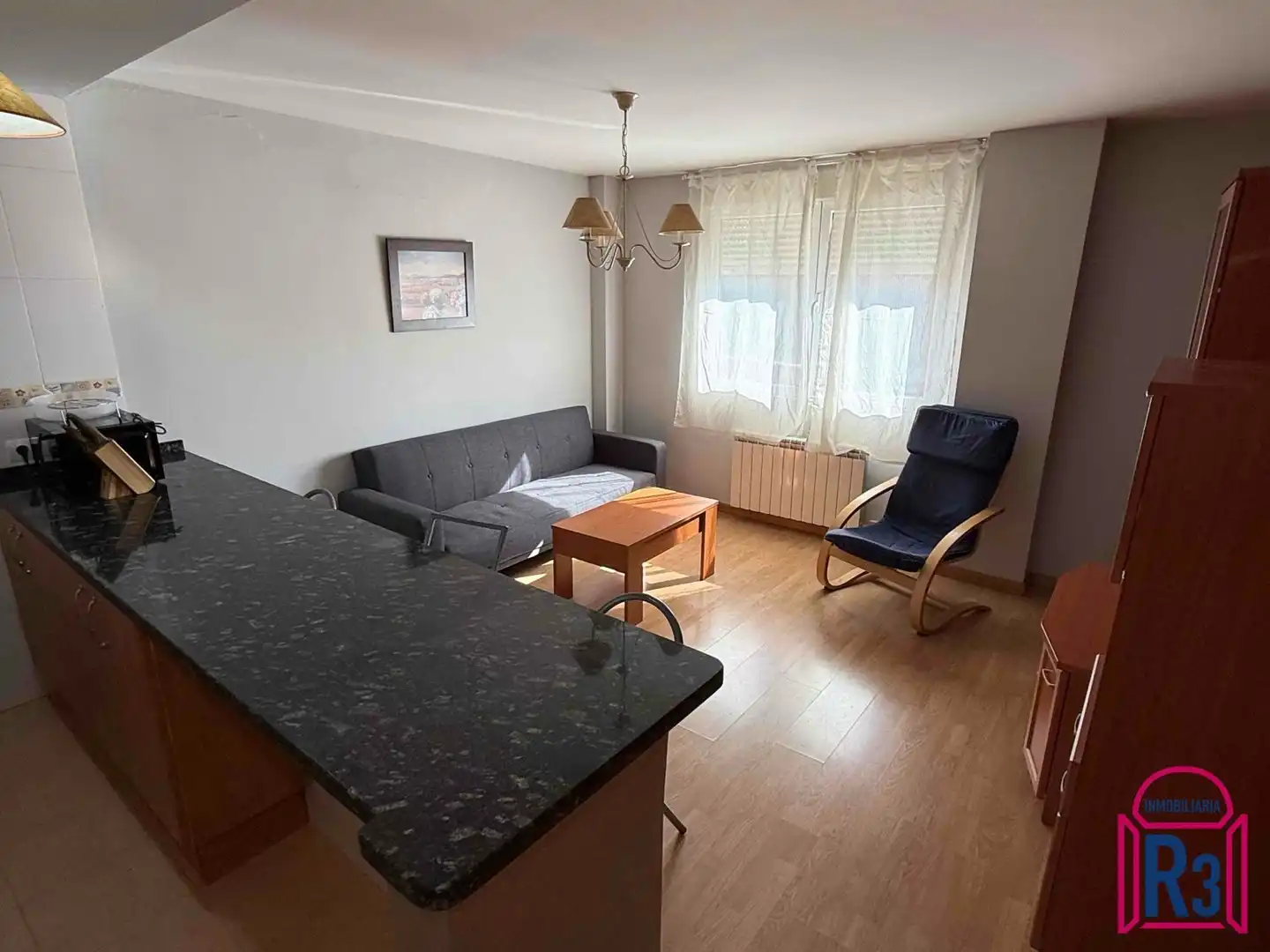 Sala d'estar de Apartament de lloguer en Villaquilambre amb Calefacció, Traster i Moblat