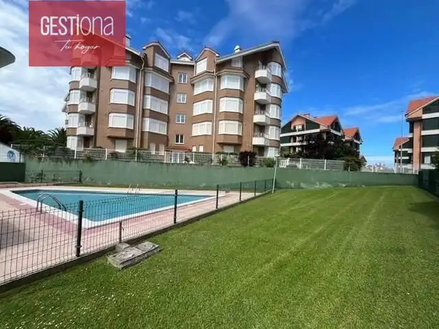 Piscina de Ático en venta en Noja con Terraza, Amueblado y Balcón