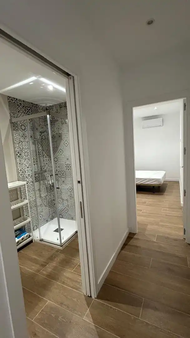 Bany de Apartament de lloguer en Algeciras amb Aire condicionat i Moblat