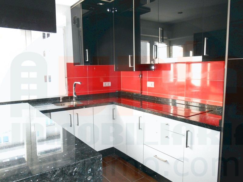 Cocina de Piso en venta en Oviedo  con Calefacción, Horno y Microondas