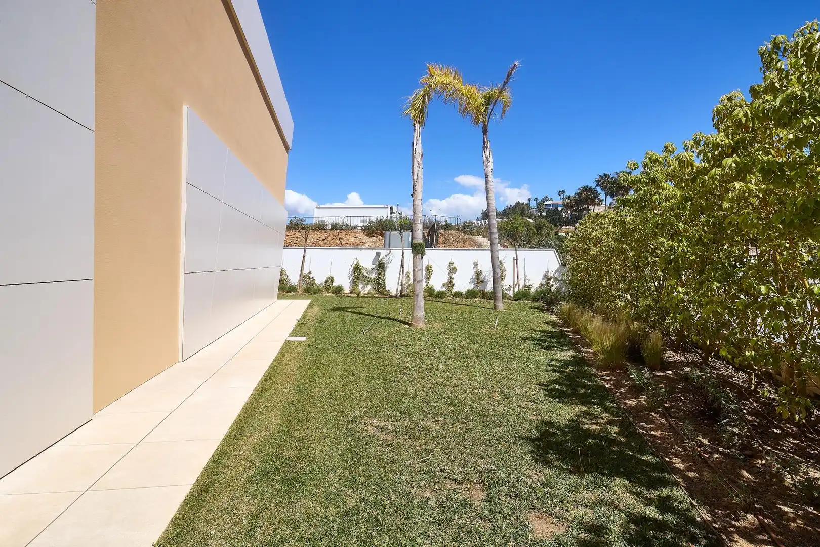 Casa adosada en venta en El Faro de Calaburra - Chaparral