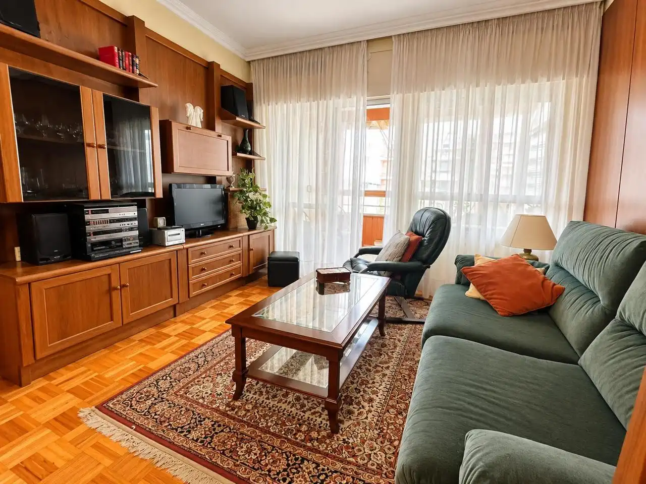 Sala de estar de Piso en venta en Madrid con Calefacción, Parquet y Terraza