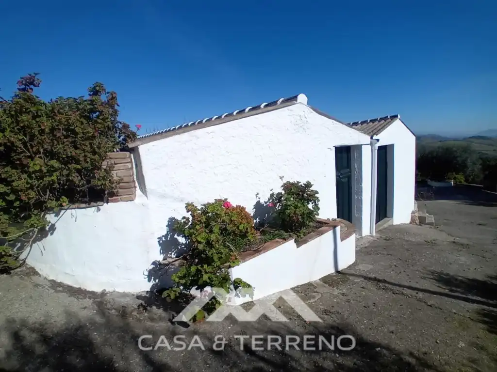 Vista exterior de Casa o xalet en venda en Alozaina amb Piscina