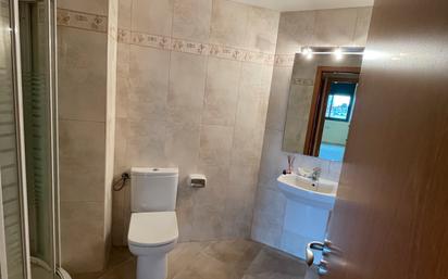 Bathroom of Flat to rent in Reus  with Heating, Oven and Balcony