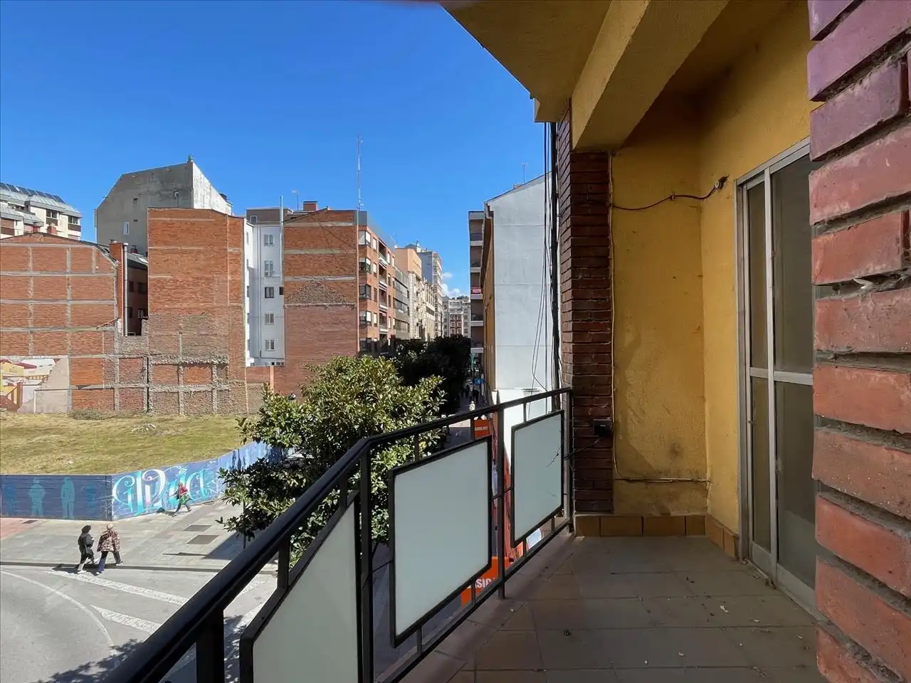 Außenansicht von Wohnung zum Verkauf in Ponferrada mit Balkon
