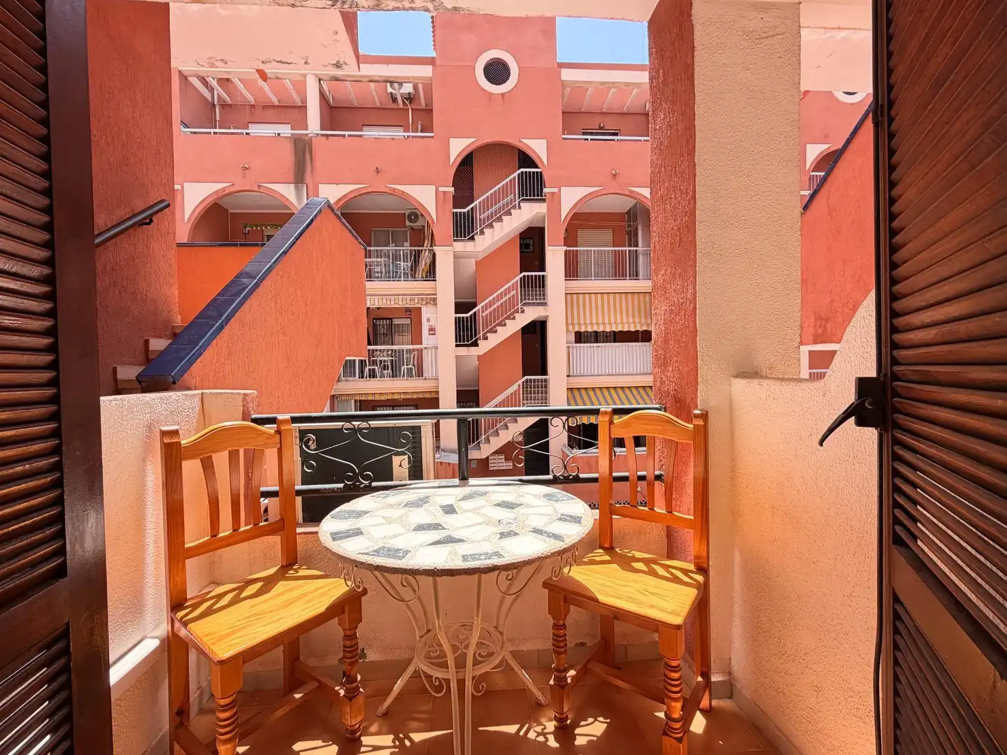 Terraza de Piso en venta en Torrevieja con Aire acondicionado, Amueblado y Balcón