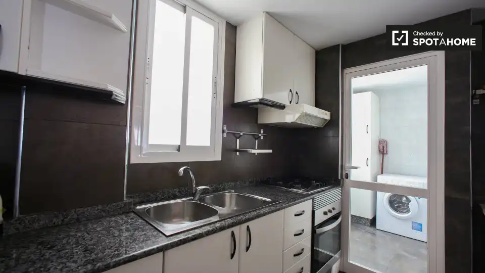Cocina de Piso de alquiler en Valencia con Aire acondicionado, Calefacción y Amueblado
