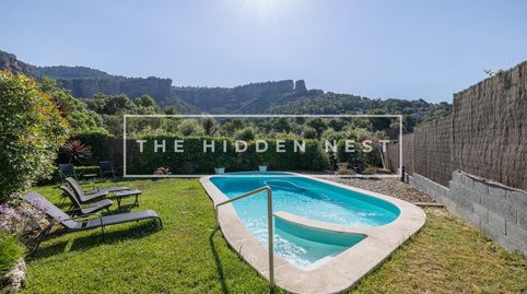 Vivienda única de arquitectura singular con espacios abiertos, piscina y vistas a Sant Llorenç en Matadepera