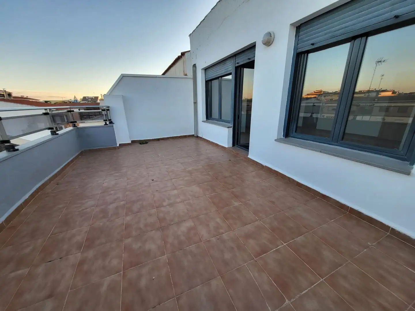 Terraza de Ático de alquiler en La Roda con Aire acondicionado, Calefacción y Terraza
