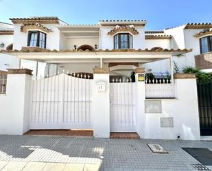 Vista exterior de Casa o xalet en venda en Sierra de Yeguas amb Jardí privat, Terrassa i Moblat