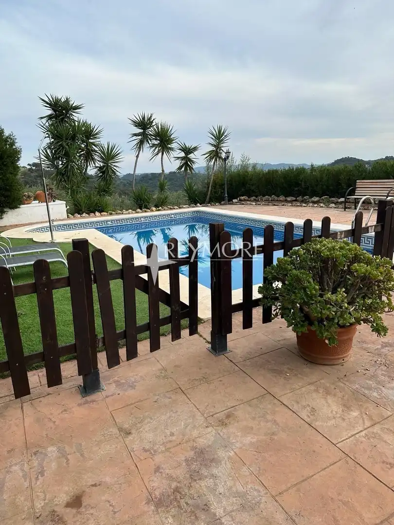 Piscina de Finca rústica en venta en La Puebla de los Infantes con Aire acondicionado, Calefacción y Jardín privado