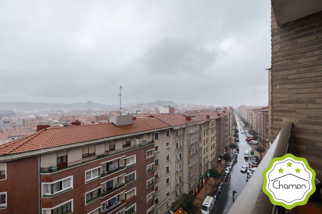 Vista exterior de Pis en venda en Barakaldo  amb Calefacció, Terrassa i Balcó