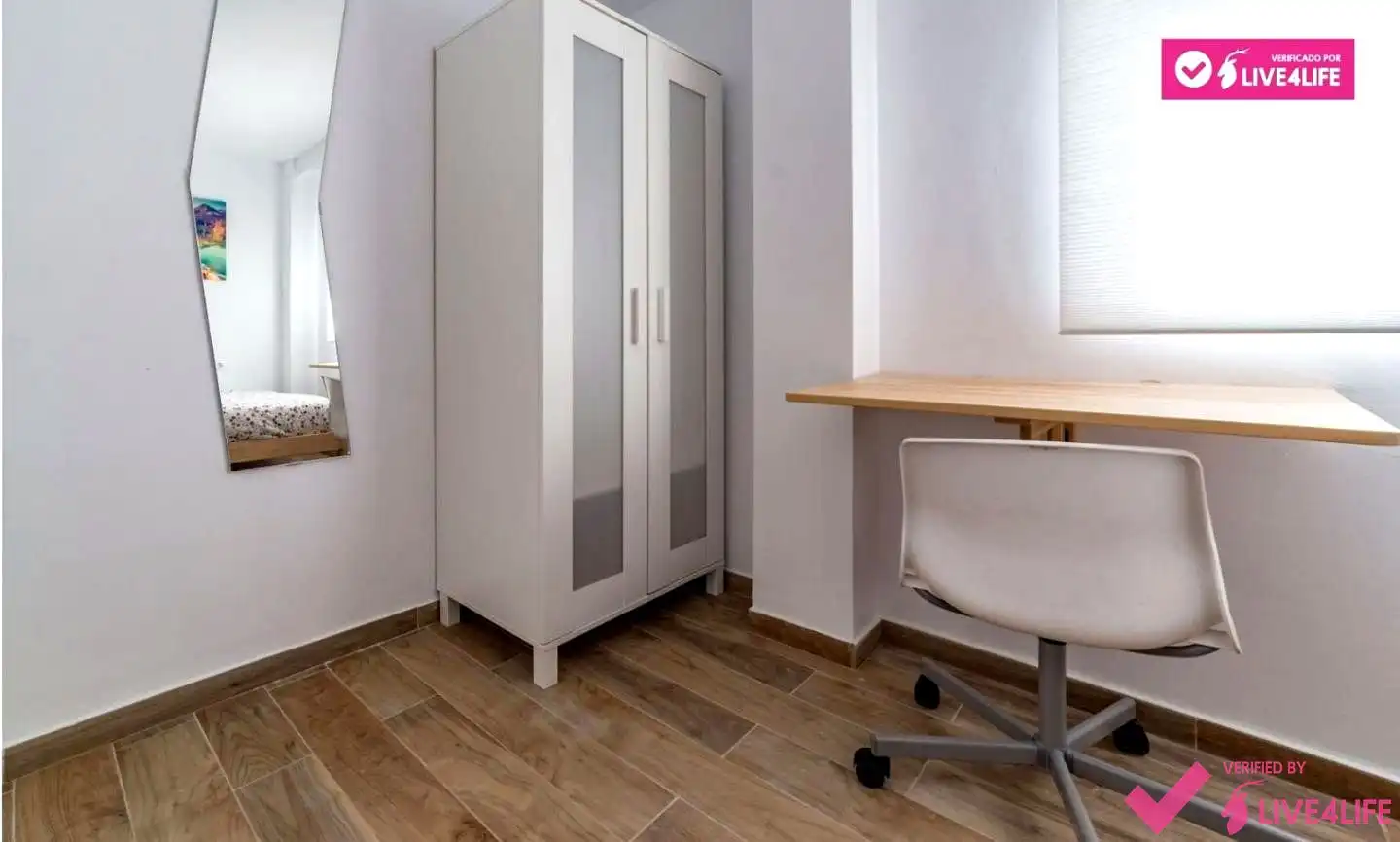 Bedroom of Flat for rent in Valencia  with Furnished