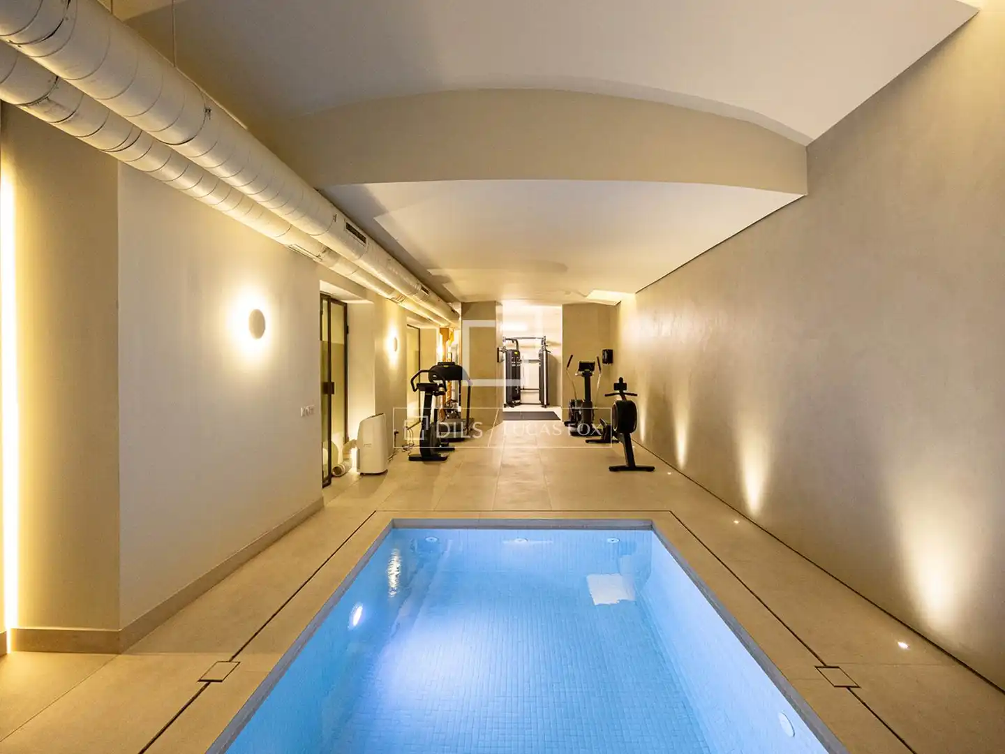 Piscina de Piso en venta en Barcelona con Aire acondicionado, Calefacción y Parquet