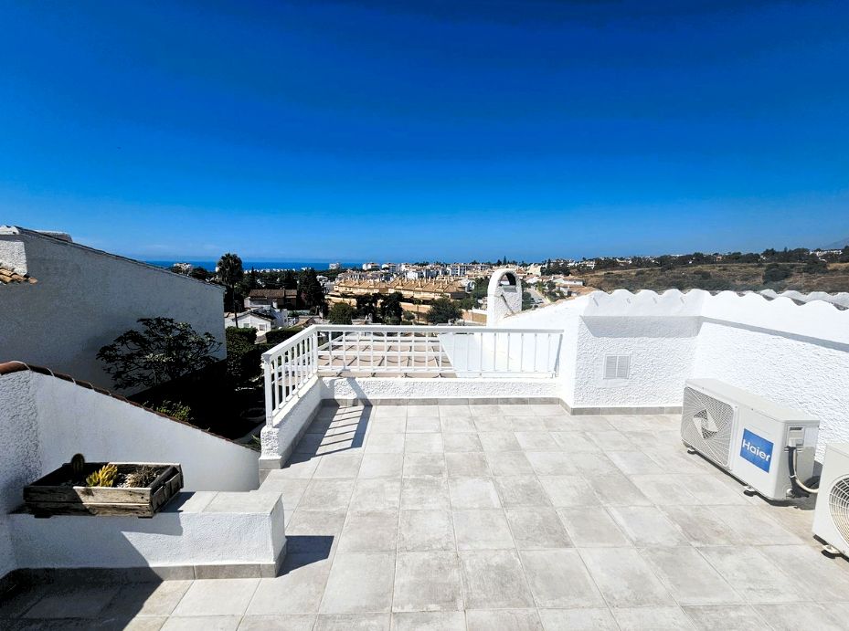 House or chalet for sale in Calle Calypso, 1, Calahonda