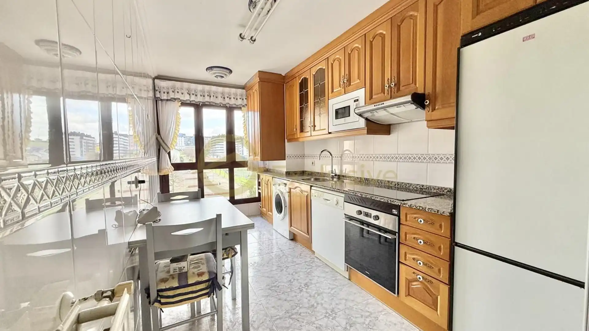 Cocina de Piso en venta en Corvera de Asturias con Calefacción, Parquet y Trastero