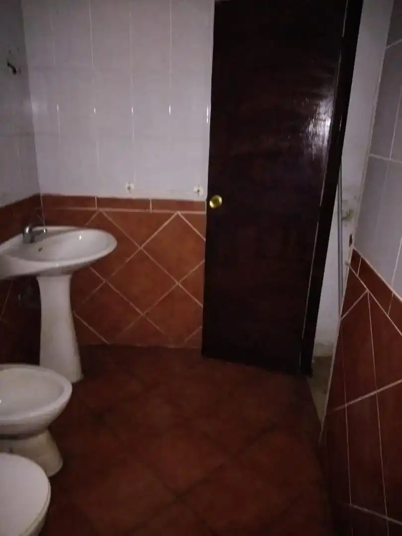 Bany de Casa adosada en venda en Guillena amb Balcó