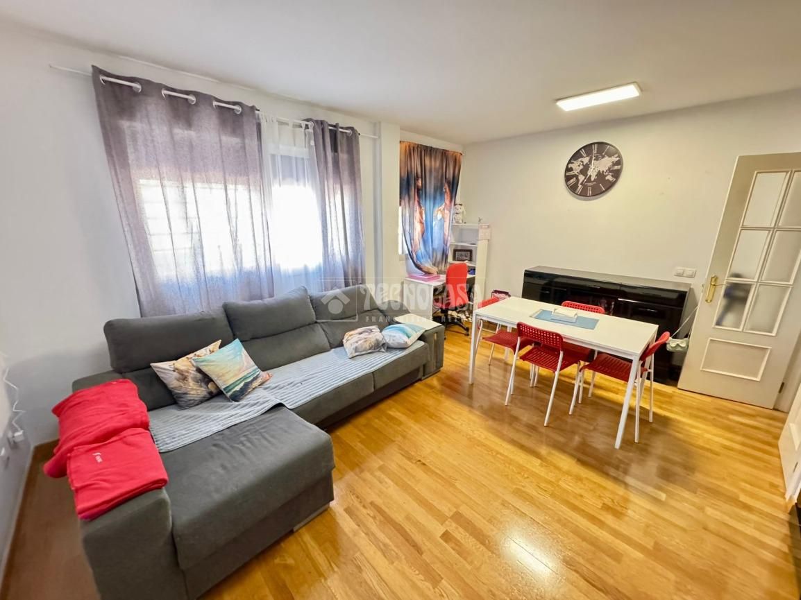 Sala d'estar de Pis en venda en Pinto amb Aire condicionat, Calefacció i Moblat